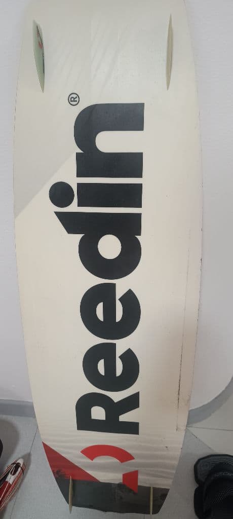 Reedin Super E 137x41 twintip